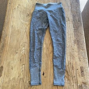 Alo Yoga leggings GUC size M